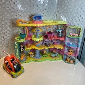 Littlest Pet Shop 🐾 ‘Round & ‘Round Pet Town